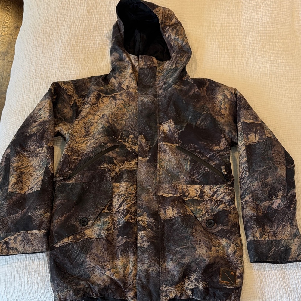Burton Men’s insulated Covert 2.0 Camoflauge Ski Jacket